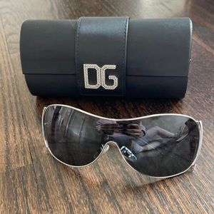 Leopard print Dolce and Gabbana sunglasses